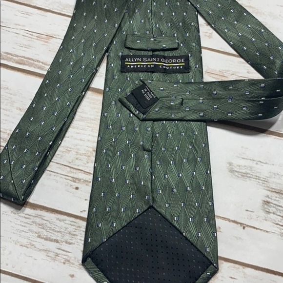 Allyn Saint George Hand Sewn - Picture 4 of 4